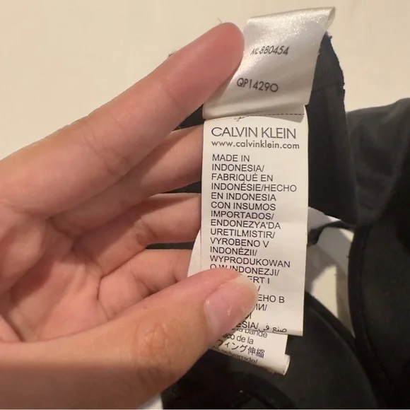 NWOT Calvin Klein Strapless Push Up Bra Detachable Straps Size 34A Black - Picture 13 of 14